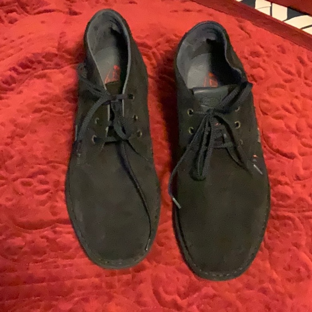 New, never worm men’s blacks suede boots